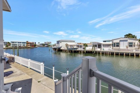 Villa ou maison à louer à Jensen Beach, Floride: 2 chambres, 79.34 m2 № 2147312 - photo 6