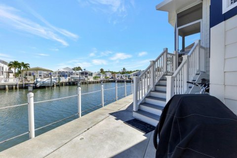 Villa ou maison à louer à Jensen Beach, Floride: 2 chambres, 79.34 m2 № 2147312 - photo 3