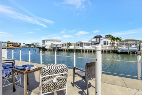 Villa ou maison à louer à Jensen Beach, Floride: 2 chambres, 79.34 m2 № 2147312 - photo 2