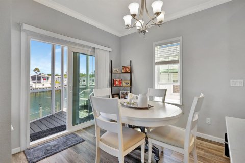Villa ou maison à louer à Jensen Beach, Floride: 2 chambres, 79.34 m2 № 2147312 - photo 7
