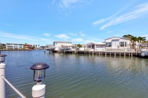 Villa ou maison à Jensen Beach, Floride 2 chambres, 79.34 m2 № 2147312