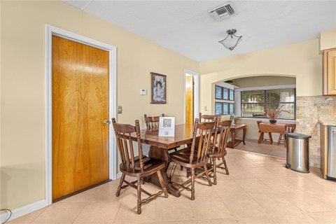 Casa en venta en Lake Panasoffkee, Florida, 2 dormitorios, 163.32 m2 № 1916126 - foto 12
