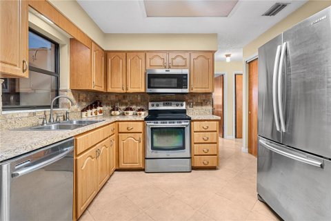 Casa en venta en Lake Panasoffkee, Florida, 2 dormitorios, 163.32 m2 № 1916126 - foto 15
