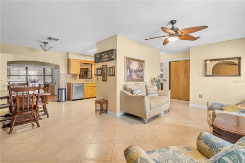 Casa en venta en Lake Panasoffkee, Florida, 2 dormitorios, 163.32 m2 № 1916126 - foto 10