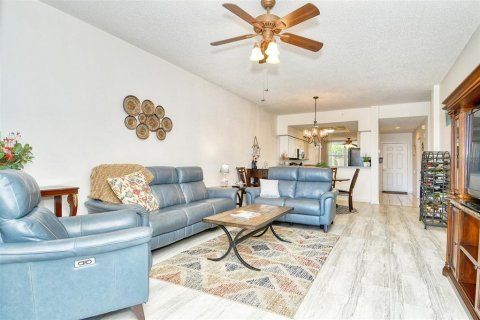 Condo in Sarasota, Florida, 2 bedrooms  № 2099472 - photo 13