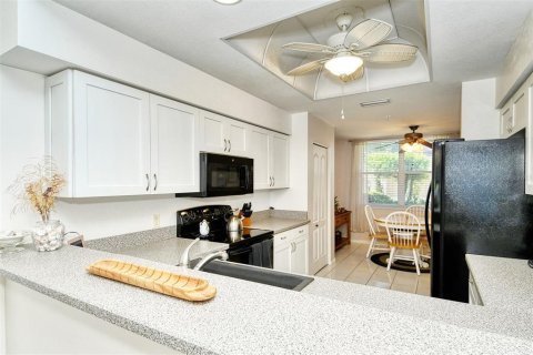 Condo in Sarasota, Florida, 2 bedrooms  № 2099472 - photo 18