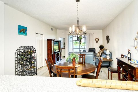 Condo in Sarasota, Florida, 2 bedrooms  № 2099472 - photo 24
