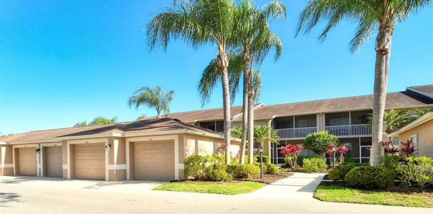 Condo in Sarasota, Florida, 2 bedrooms  № 2099472