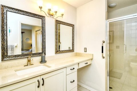 Condo in Sarasota, Florida, 2 bedrooms  № 2099472 - photo 27