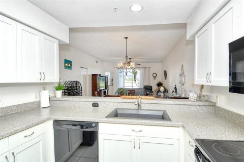 Condo in Sarasota, Florida, 2 bedrooms  № 2099472 - photo 23