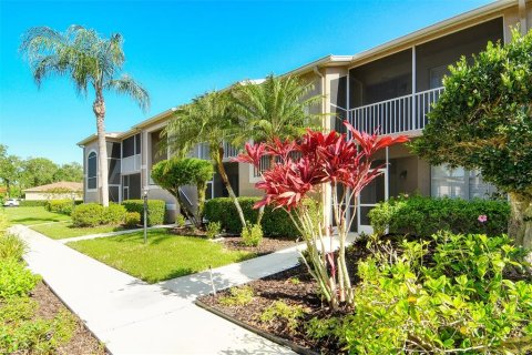 Condo in Sarasota, Florida, 2 bedrooms  № 2099472 - photo 3