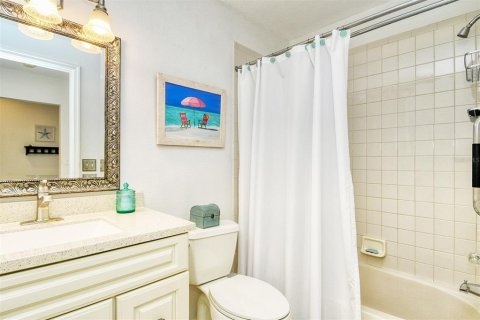 Condo in Sarasota, Florida, 2 bedrooms  № 2099472 - photo 30