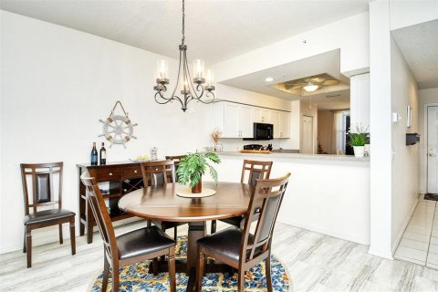 Condo in Sarasota, Florida, 2 bedrooms  № 2099472 - photo 15