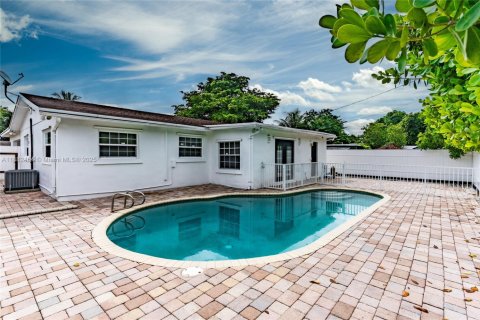 Casa en venta en Hollywood, Florida, 4 dormitorios № 1930735 - foto 5
