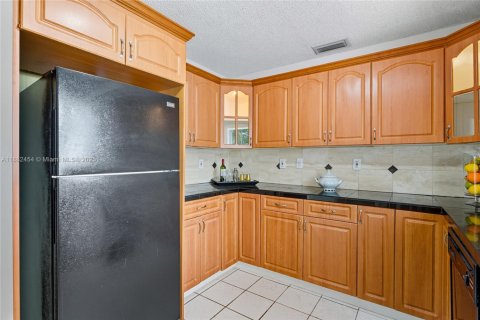 Casa en venta en Hollywood, Florida, 4 dormitorios № 1930735 - foto 8