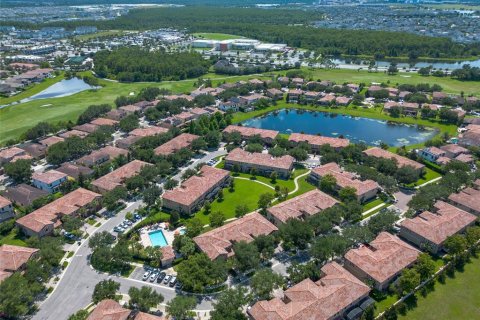 Townhouse in Orlando, Florida 3 bedrooms, 141.95 sq.m. № 2202250 - photo 4
