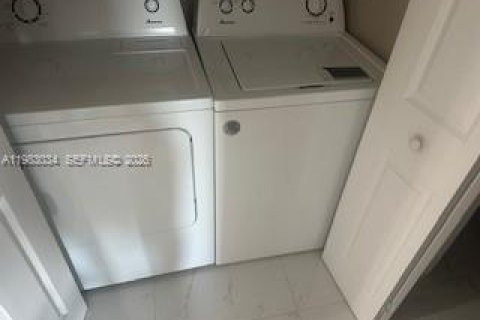 Купить кондоминиум в Майами, Флорида 1 спальня, 68.47м2, № 2049880 - фото 8