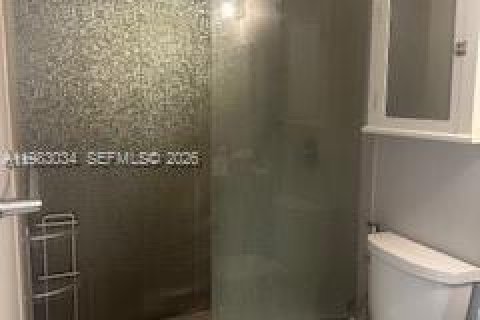 Купить кондоминиум в Майами, Флорида 1 спальня, 68.47м2, № 2049880 - фото 13