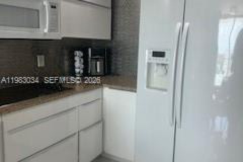 Купить кондоминиум в Майами, Флорида 1 спальня, 68.47м2, № 2049880 - фото 6