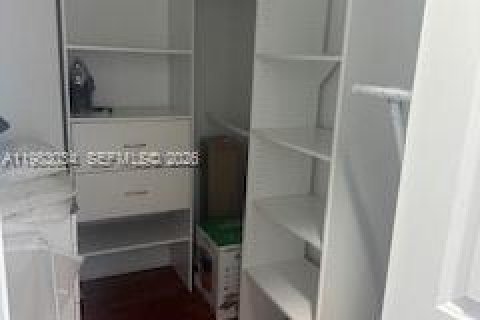 Купить кондоминиум в Майами, Флорида 1 спальня, 68.47м2, № 2049880 - фото 11