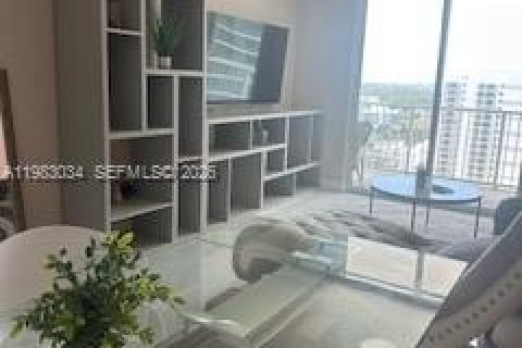 Кондоминиум с 1 спальней в Майами, Флорида № 2049880