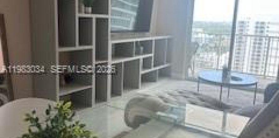 Кондоминиум с 1 спальней в Майами, Флорида № 2049880