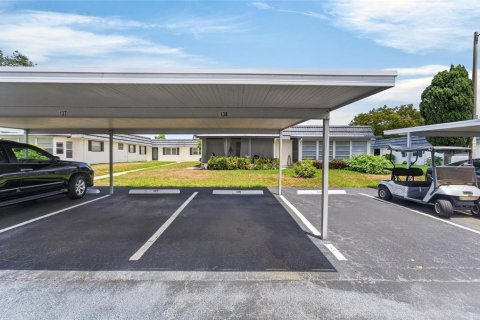 Condo in Sun City Center, Florida, 1 bedroom  № 2237257 - photo 3