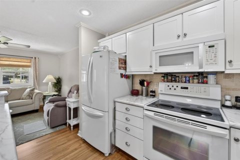 Condo in Sun City Center, Florida, 1 bedroom  № 2237257 - photo 12