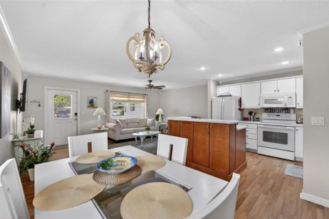 Condo in Sun City Center, Florida, 1 bedroom  № 2237257 - photo 15