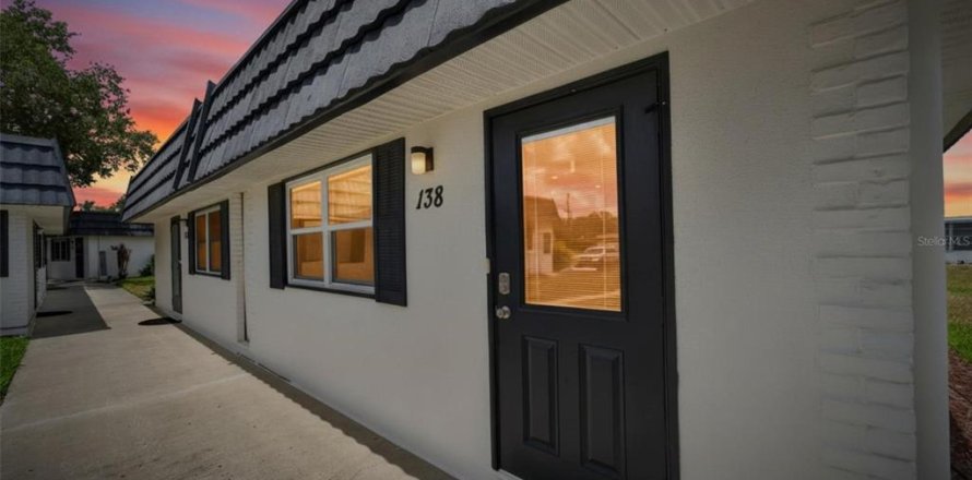 Condo in Sun City Center, Florida, 1 bedroom  № 2237257