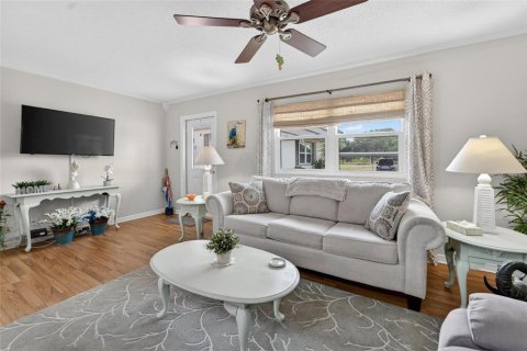 Condo in Sun City Center, Florida, 1 bedroom  № 2237257 - photo 6