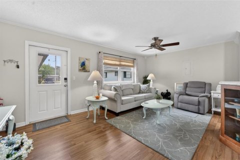 Condo in Sun City Center, Florida, 1 bedroom  № 2237257 - photo 5