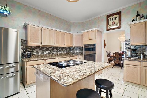 House in Fruitland Park, Florida 3 bedrooms, 220.27 sq.m. № 1513626 - photo 10