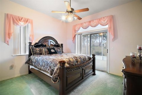 House in Fruitland Park, Florida 3 bedrooms, 220.27 sq.m. № 1513626 - photo 18