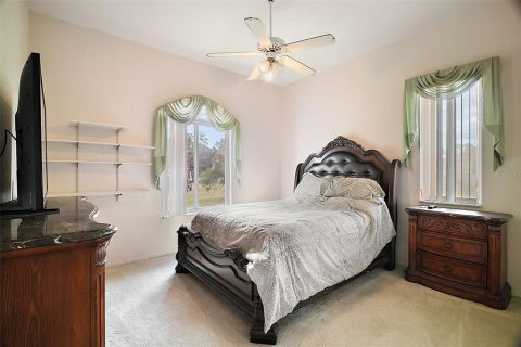 House in Fruitland Park, Florida 3 bedrooms, 220.27 sq.m. № 1513626 - photo 16