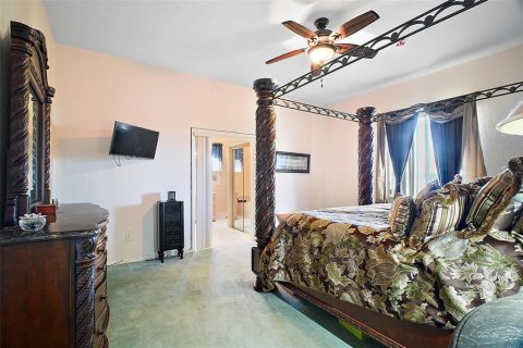 House in Fruitland Park, Florida 3 bedrooms, 220.27 sq.m. № 1513626 - photo 20