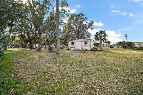 House in Fruitland Park, Florida 3 bedrooms, 220.27 sq.m. № 1513626 - photo 25