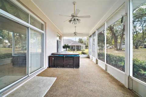 House in Fruitland Park, Florida 3 bedrooms, 220.27 sq.m. № 1513626 - photo 24