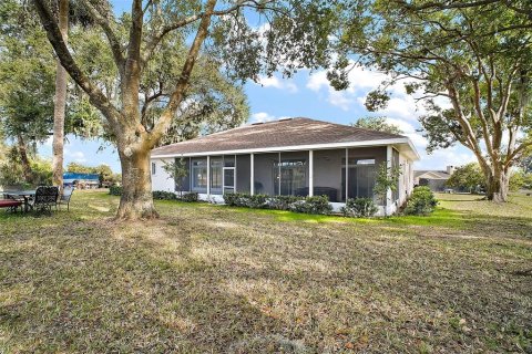 House in Fruitland Park, Florida 3 bedrooms, 220.27 sq.m. № 1513626 - photo 5