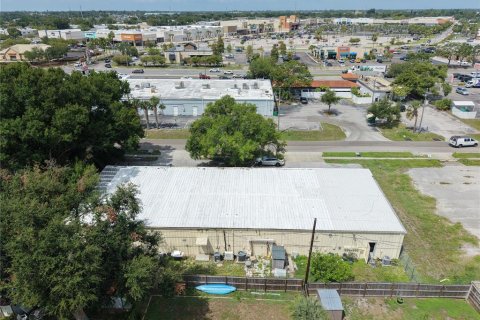 Commercial property in Pinellas Park, Florida 490.52 sq.m. № 2197540 - photo 11