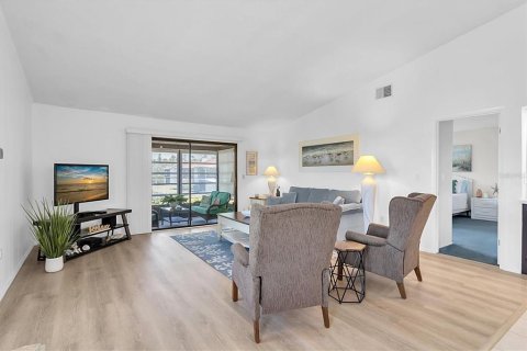 Condominio en venta en Port Richey, Florida, 2 dormitorios, 122.63 m2 № 1651720 - foto 5