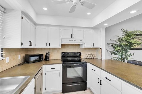 Condominio en venta en Port Richey, Florida, 2 dormitorios, 122.63 m2 № 1651720 - foto 14