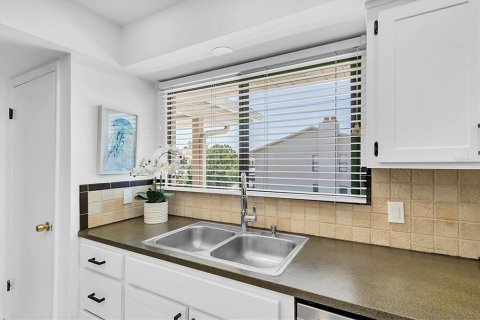 Condominio en venta en Port Richey, Florida, 2 dormitorios, 122.63 m2 № 1651720 - foto 12