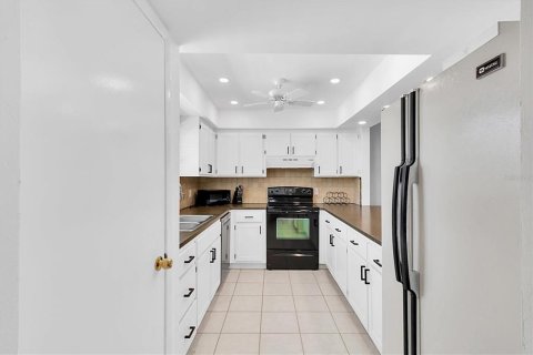 Condominio en venta en Port Richey, Florida, 2 dormitorios, 122.63 m2 № 1651720 - foto 11