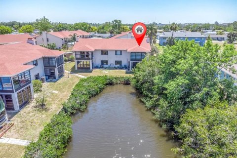 Condominio en venta en Port Richey, Florida, 2 dormitorios, 122.63 m2 № 1651720 - foto 29