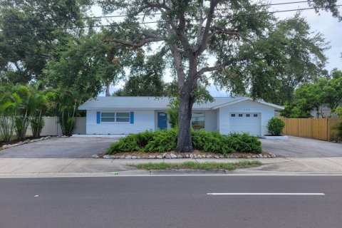 Villa ou maison à louer à Saint Petersburg, Floride: 3 chambres, 120.87 m2 № 1858373 - photo 1