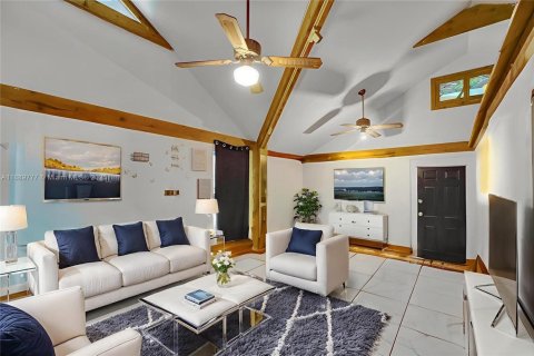 Propiedad comercial en venta en Hollywood, Florida, 83.15 m2 № 1938972 - foto 2