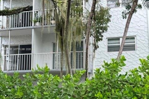 Condo à North Miami, Floride, 1 chambre  № 2359742