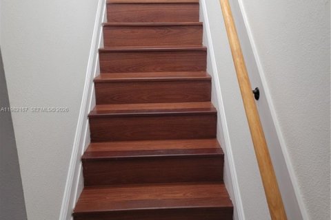 Condo in Hialeah, Florida, 2 bedrooms  № 2043325 - photo 8