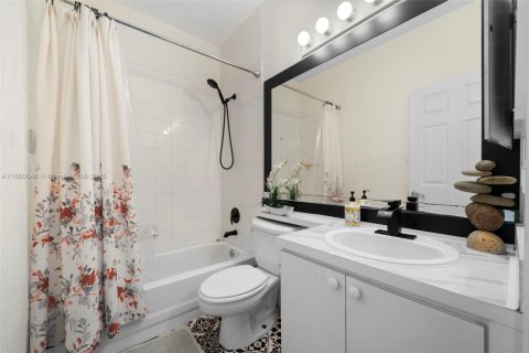 Casa en venta en Hollywood, Florida, 3 dormitorios, 137.4 m2 № 1891983 - foto 8